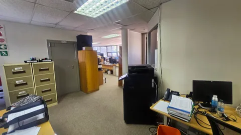 379 Lynnwood Road, Pretoria Stegmann attorneys offices has a 760m² Office Space Available To Let (3)